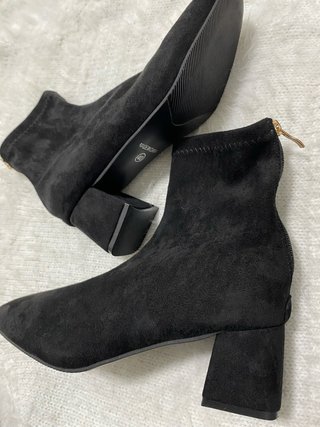 Botines calcetín de ante negros