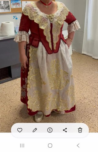 Traje de fallera rojo