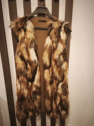 Chaleco de pelo Stradivarius