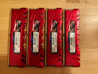 4 moduli RAM G.Skill DDR4 4GB (16GB totali)
