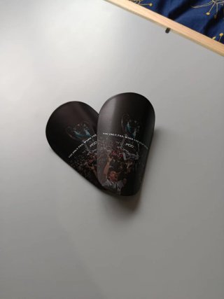 Espinilleras de fútbol con diseño de Modric