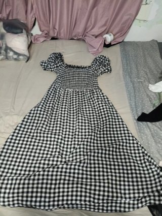 Lote 6 prendas: 3 camisas y 3 vestidos