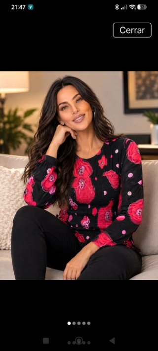 Camiseta con estampado de amapolas