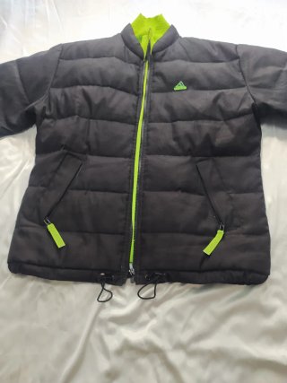 Chaqueta Acolchada Adidas con Toque Flúor