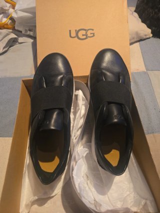 Zapatillas UGG de Piel Negras Talla 40