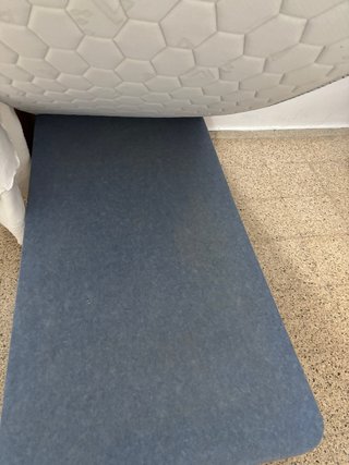 Conjunto de Cama y Mesilla de Noche, con lamparita