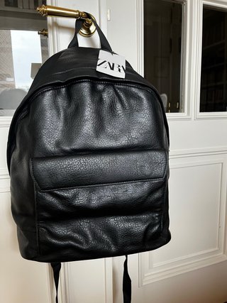 Mochila Zara Negra nueva con etiqueta