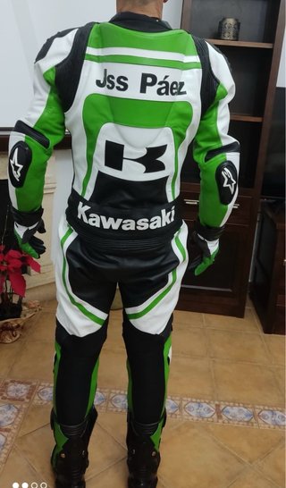 Mono Alpinestars Kawasaki y 2 Pares de Botas