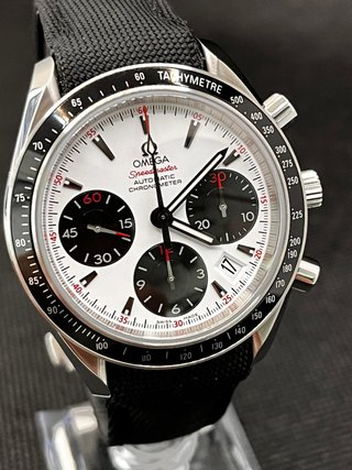 Reloj Omega Speedmaster Date Panda
