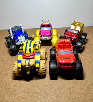 Lotto 5 Blaze and the Monster Machines in Metallo