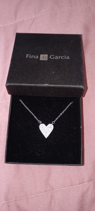 Collar Fina García con Colgante de Corazón .