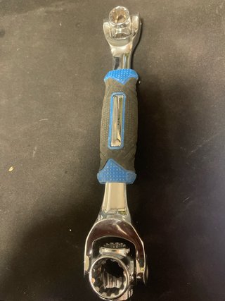Llave combinada articulada