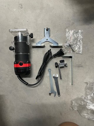 Fresadora Portátil con Accesorios