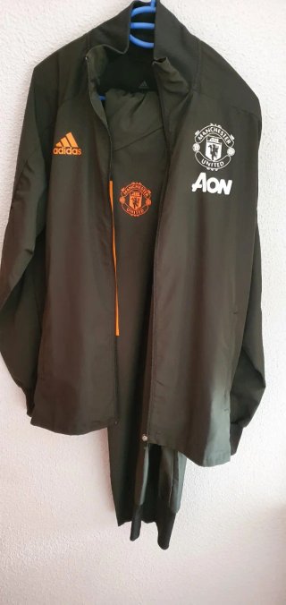 Chandal manchester united en muy buen estado Talla