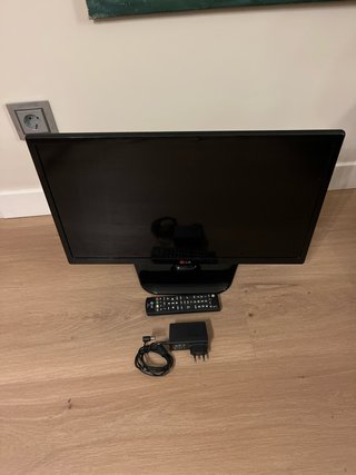 Monitor TV LG con Mando y Adaptador