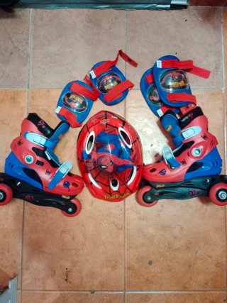 Set de Patinaje Spiderman con Casco y Protecciones