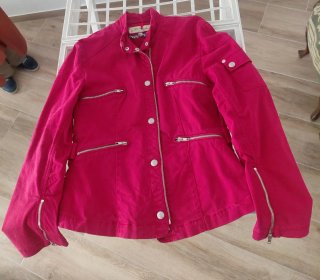 Chaqueta Roja con Cremalleras
