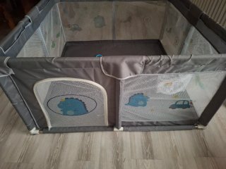 Parque Infantil Gris con Estampados