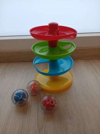 Giocattoli torre con sfere per neonati