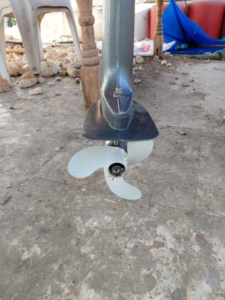 Motor fueraborda para embarcación