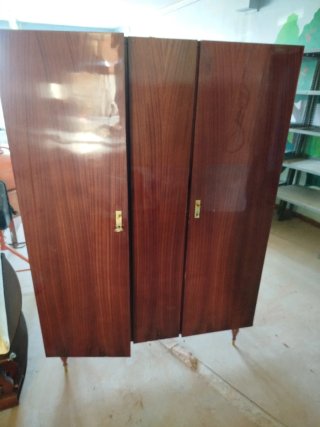 Armario Antiguo de Madera