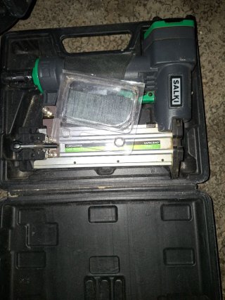 Clavadora Salki para Carpintería