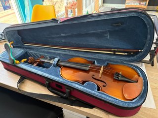 Violín con Estuche y Arco