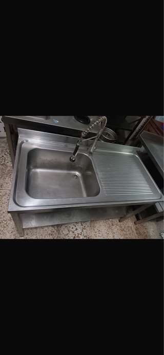 Fregadero de Acero Inoxidable con Grifo