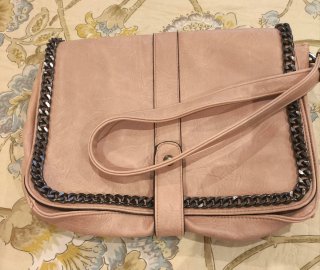 Bolso Rosa con Cadena