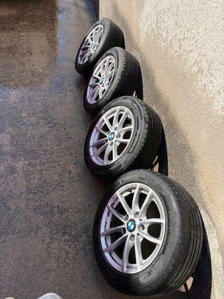 4 Llantas BMW 17 pulgadas.