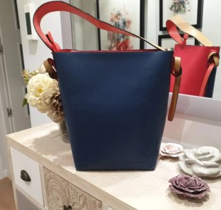 Bolso tipo cubo tricolor