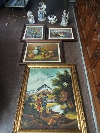 Lote Vintage: 4 Cuadros y 3 Figuras Decorativas