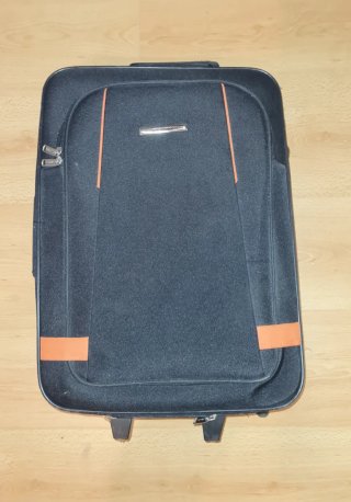 Maleta de cabina Runway negra y naranja