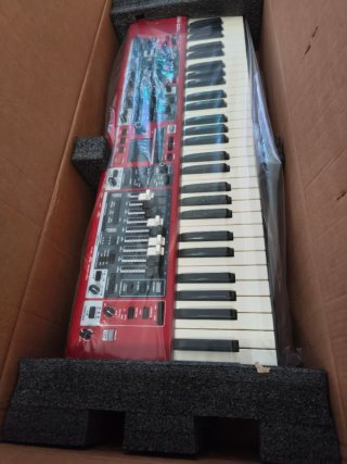 Piano Nord Electro 7 , 61 teclas