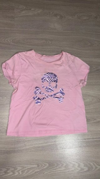 Camiseta Rosa con Estampado de Calavera