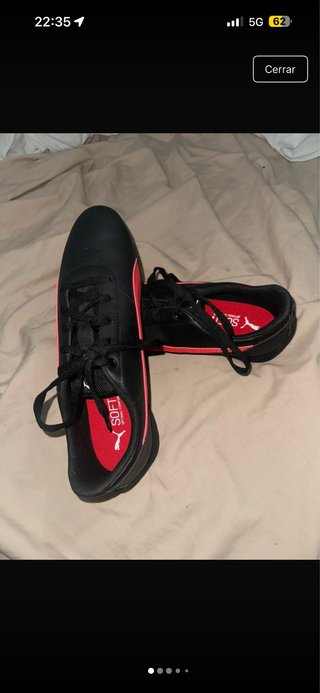 Zapatillas Puma Negras y Rojas