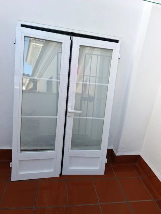 Ventana de Aluminio Blanca de Dos Hojas