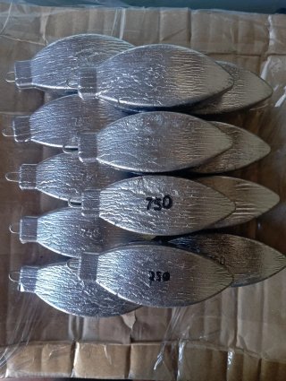13 Plomos de Pesca de Fondo 750g