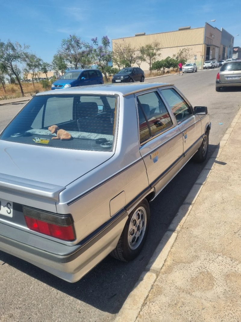 Renault 9
