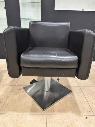 Sillón de Peluquería Negro