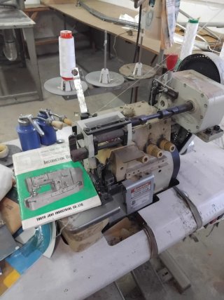 Máquina de coser industrial Yamato