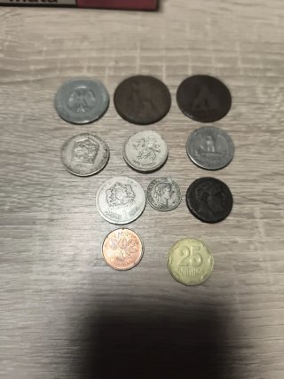 Lote de 11 monedas antiguas internacionales