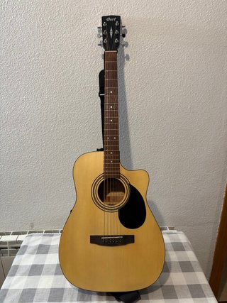 Guitarra electroacústica Cort AF515CE