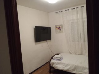 Se alquila habitación