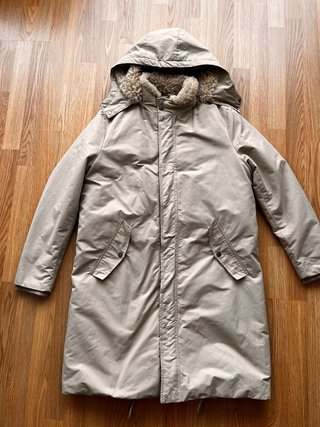 Parka Zara Beige Talla XL. Mas bien l.