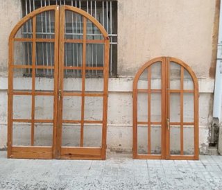 2 Ventanas de Madera con Arco 2 puertas de madera
