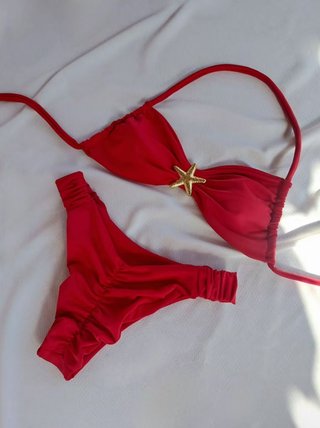 Bikini Rojo con Detalle de Estrella