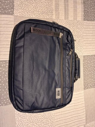 Maletín Mochila KCB Azul con múltiples bolsillos.