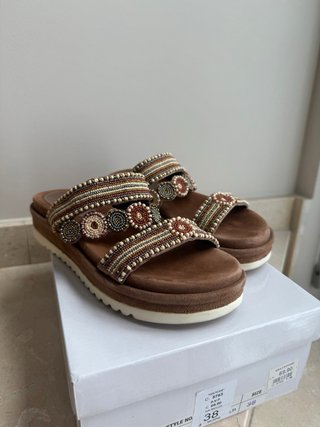 Sandalias Munne Plataforma con Abalorios