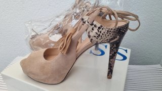 Zapatos de tacón Guess beige